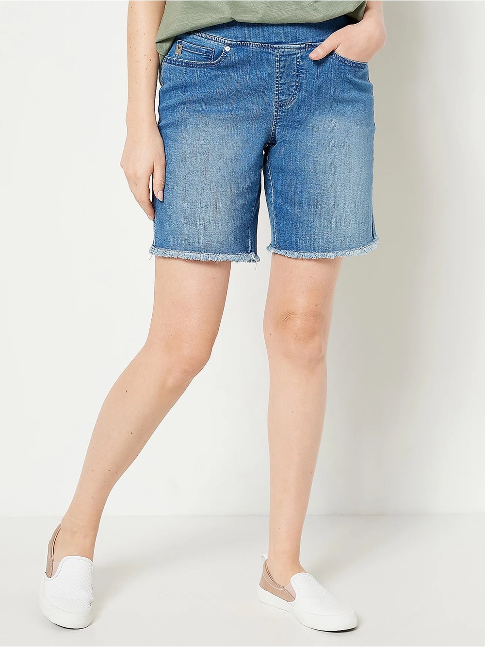 Belle by Kim Gravel TripleLuxe Denim 5-Pocket 8" Shorts in Medium Wash